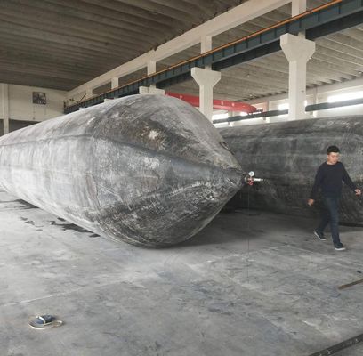Σκάφος που ανυψώνει και που κυλά το θαλάσσιο λαστιχένιο αερόσακο 1.5m X 18m κυλίνδρων